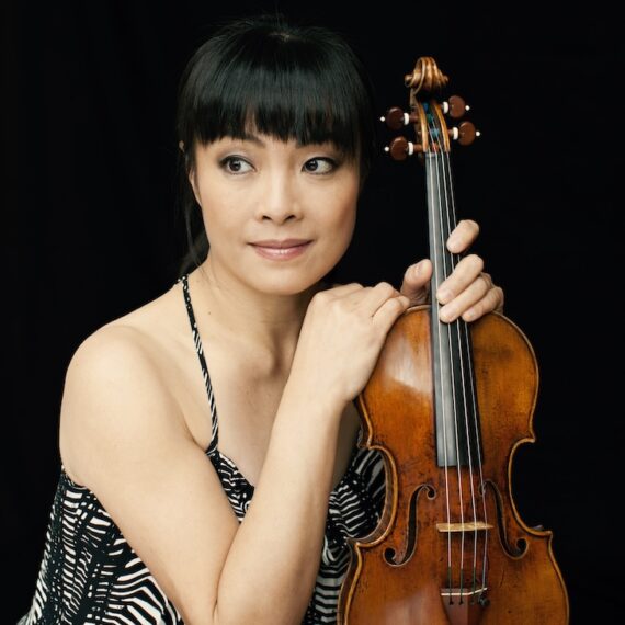 Mira Wang violin photo by Felix Broede